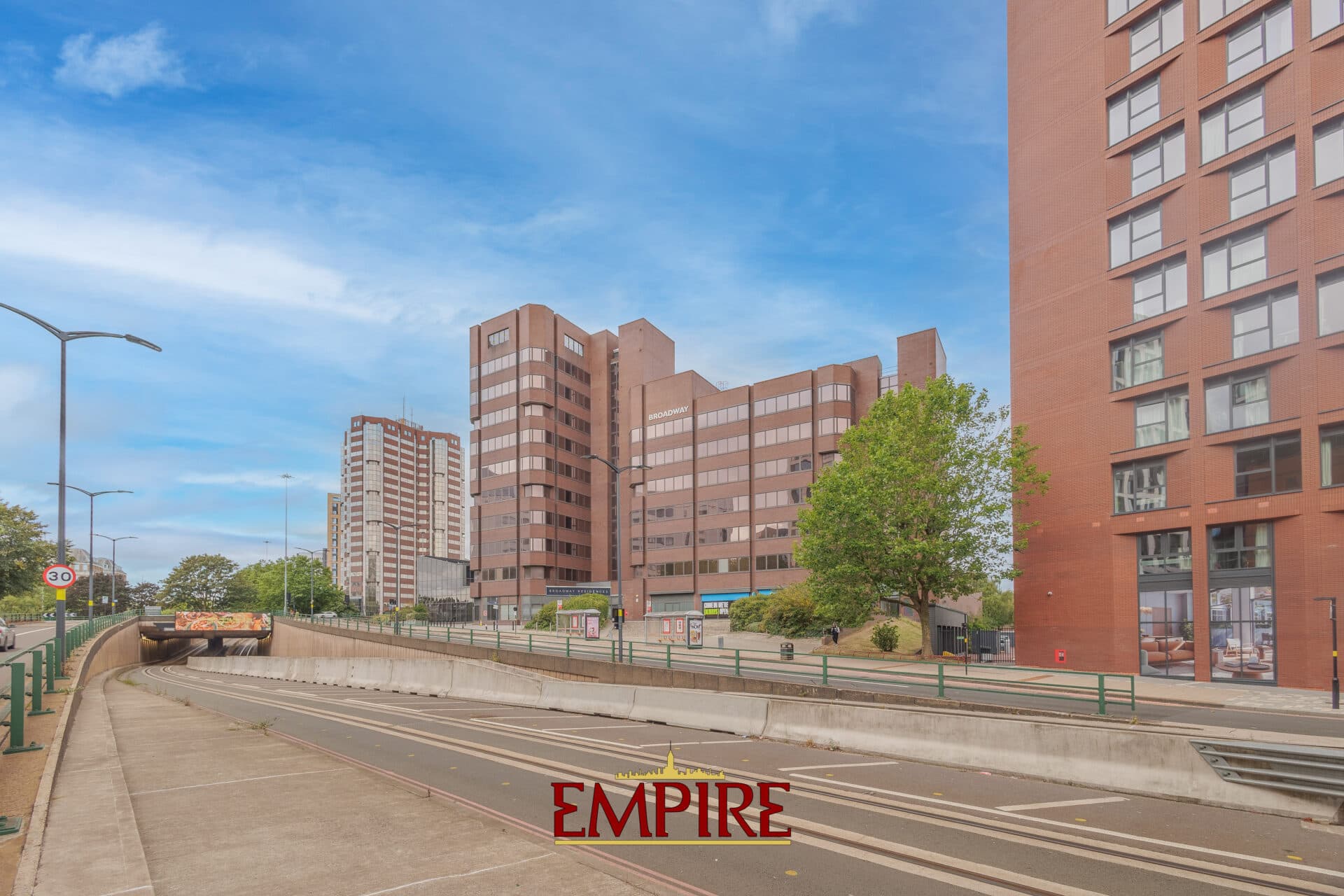 Broad Street, Broadway, B15